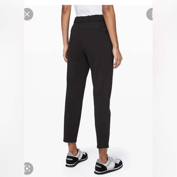 lululemon On The Fly Pant - Picture 2 of 2